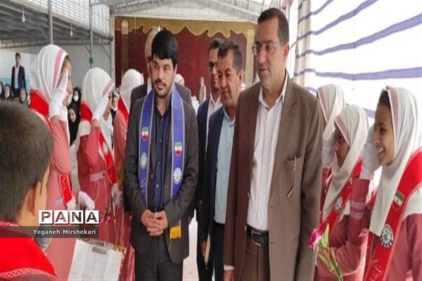 آیین جشن سپاس معلم و گرامیداشت سالروز تاسیس سازمان دانش‌آموزی در سرچهان