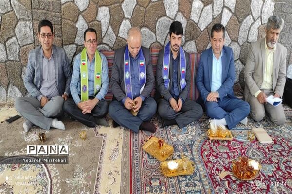 آیین جشن سپاس معلم و گرامیداشت سالروز تاسیس سازمان دانش‌آموزی در سرچهان