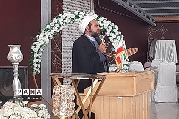 آیین جشن سپاس معلم و گرامیداشت سالروز تاسیس سازمان دانش‌آموزی در سرچهان