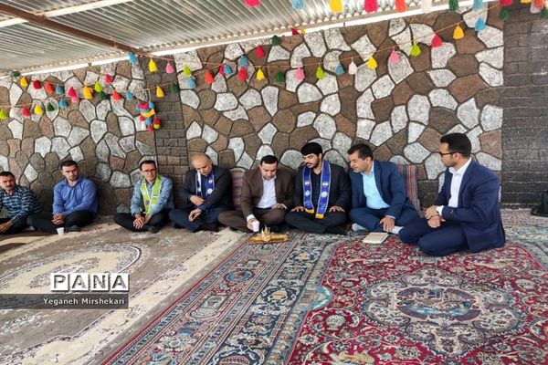 آیین جشن سپاس معلم و گرامیداشت سالروز تاسیس سازمان دانش‌آموزی در سرچهان