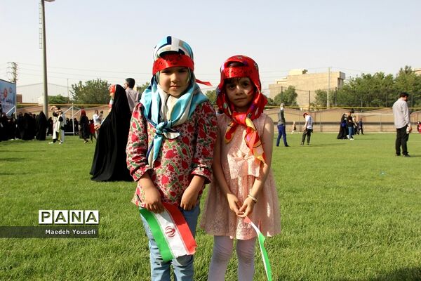 اجتماع باشکوه دهه نودی‌ها درشهرستان اسلامشهر