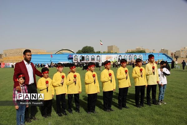 اجتماع باشکوه دهه نودی‌ها درشهرستان اسلامشهر