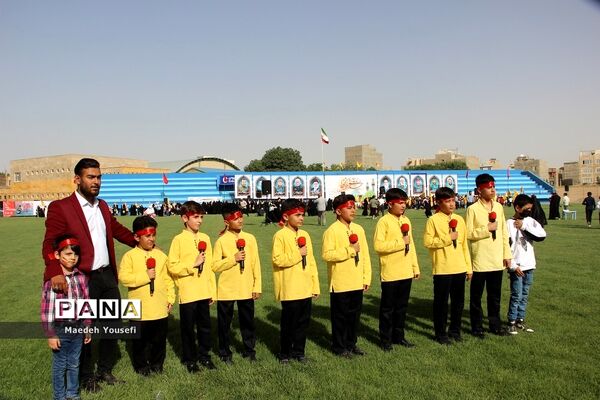 اجتماع باشکوه دهه نودی‌ها درشهرستان اسلامشهر