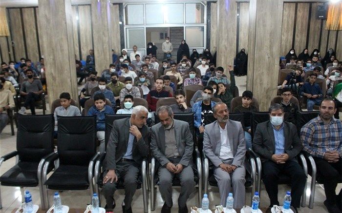 دانش‌آموزان برگزیده مسابقات قرآن، عترت و نماز ناحیه ۳ قم تجلیل شدند