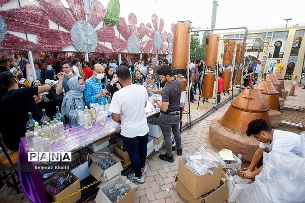 جشنواره گل و گلاب در بوستان آب و آتش