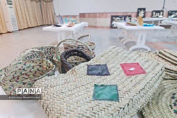 نمایشگاه کتاب و صنایع‌دستی در امیدیه