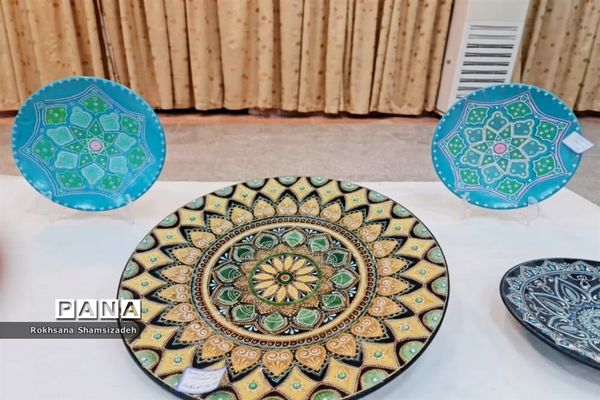 نمایشگاه کتاب و صنایع‌دستی در امیدیه