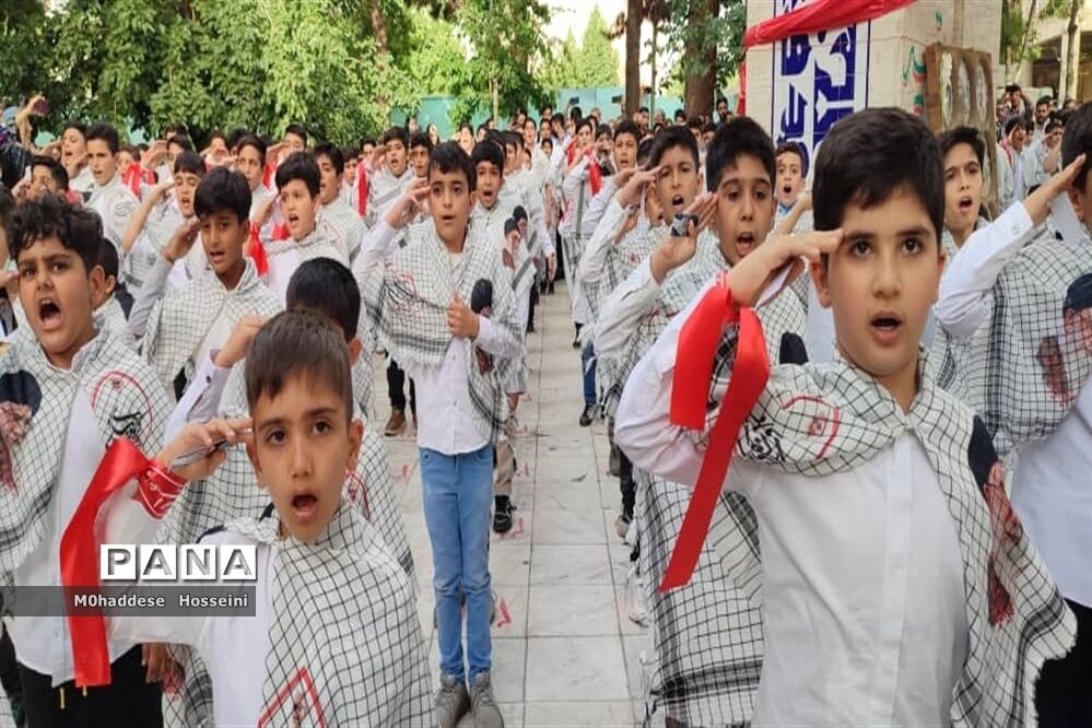 اجتماع ۶۰۰ نفری دهه نودی های شهرستان نظرآباد