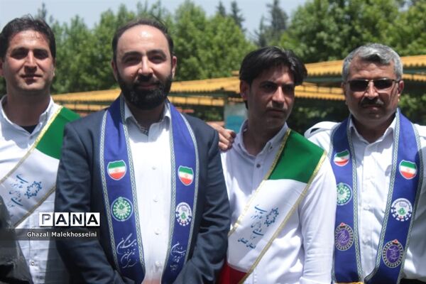 گرامیداشت سالروز تاسیس سازمان دانش‌آموزی و برگزاری  مانور تشکیلاتی مربیان پیشتاز در گلستان