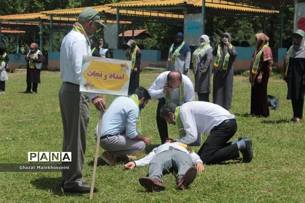 گرامیداشت سالروز تاسیس سازمان دانش‌آموزی و برگزاری  مانور تشکیلاتی مربیان پیشتاز در گلستان