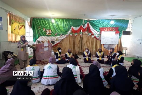 کارگاه آموزش مهارت‌های پیشتازان در مدرسه حضرت معصومه(س) جعفرآباد