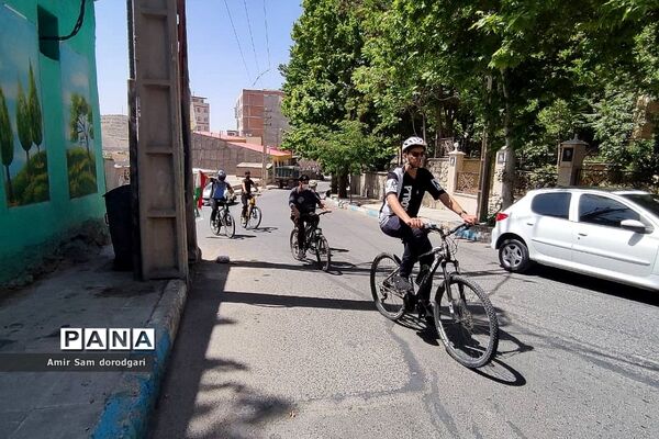 برگزاری مانور دوچرخه‌سواری به‌مناسبت آزادسازی خرمشهر در رودهن