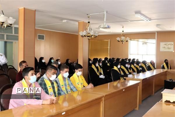 حضور رئیس سازمان دانش‌آموزی فارس در جمع مربیان و دانش‌آموزان پیشتاز شهرستان بوانات