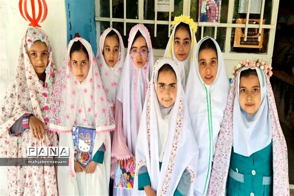 برگزاری جشن تکلیف دانش‌آموزان  مدرسه شهیدبنت‌الهدی شهرستان فیروزکوه