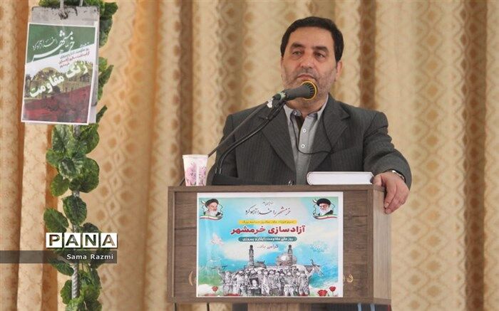 در دفاع مقدس با اراده و اعتقاد سربازان اسلام خون بر شمشیر پیروز شد