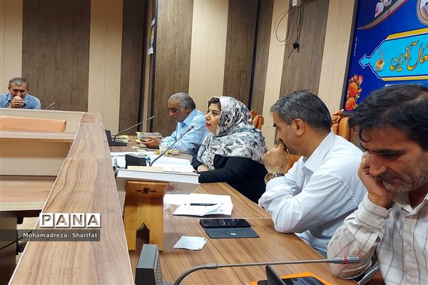 شب شعر مقاومت در اداره آموزش و پرورش شهرستان امیدیه