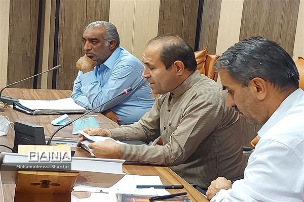 شب شعر مقاومت در اداره آموزش و پرورش شهرستان امیدیه