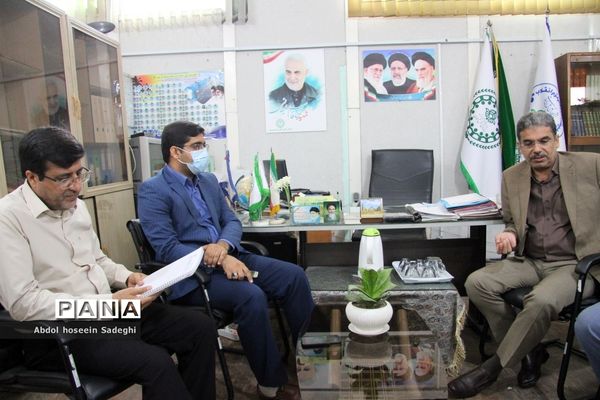نشست معاون پرورشی و فرهنگی آموزش و پرورش استان بوشهر با کارکنان سازمان دانش‌آموزی