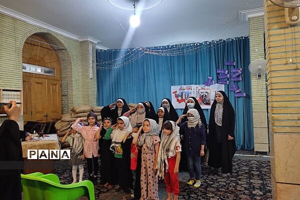 یادواره آزادسازی خرمشهر و اجرای سرود سلام فرمانده در مسجد المهدی