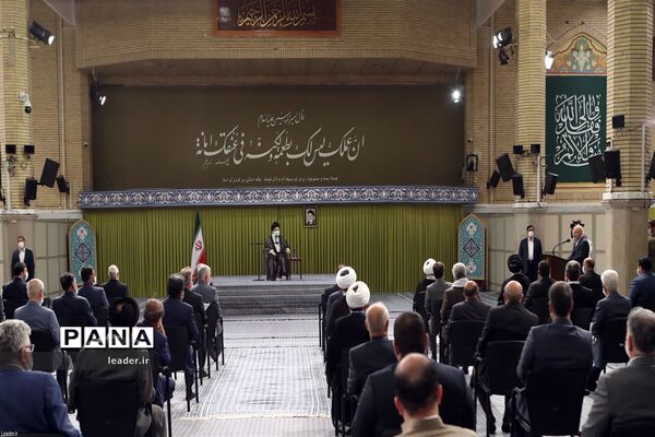 دیدار رئیس و نمایندگان مجلس شورای اسلامی با رهبر انقلاب