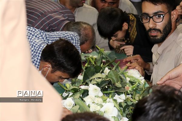 مراسم وداع با پیکر شهید گمنام‌ تازه تفحص شده در امیدیه