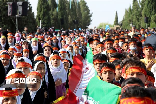پویش سلام فرمانده با حضور دهه نودی‌های ابرکوه