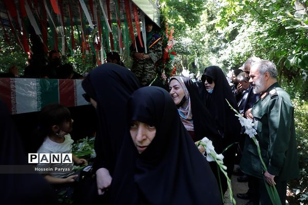 آیین تشییع دو شهید گمنام دانش‌آموز در اردوگاه شهید باهنر تهران