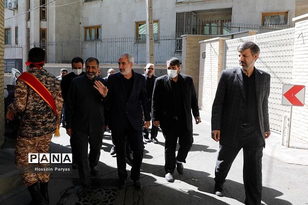 آیین تشییع دو شهید گمنام دانش‌آموز در اردوگاه شهید باهنر تهران