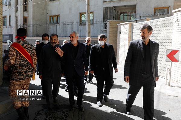 آیین تشییع دو شهید گمنام دانش‌آموز در اردوگاه شهید باهنر تهران