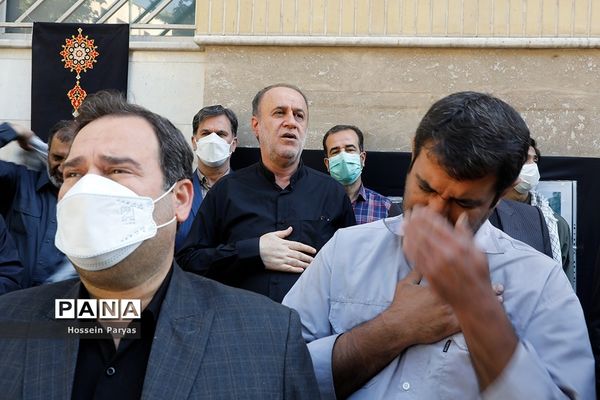 آیین تشییع دو شهید گمنام دانش‌آموز در اردوگاه شهید باهنر تهران