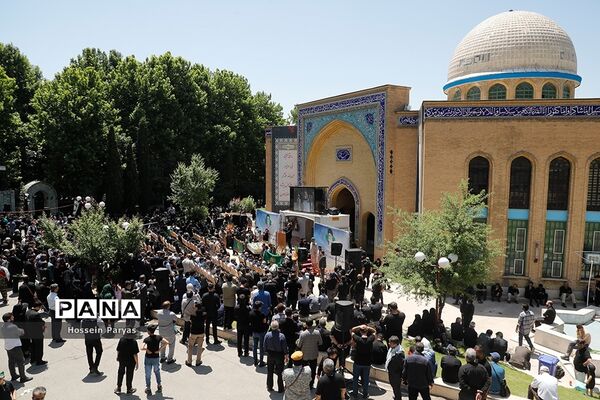 آیین تشییع دو شهید گمنام دانش‌آموز در اردوگاه شهید باهنر تهران
