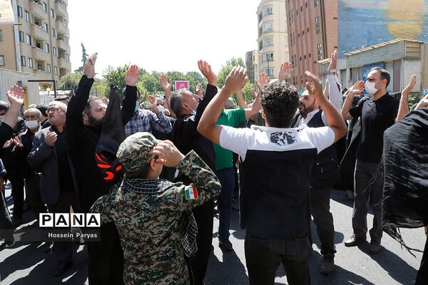 آیین تشییع دو شهید گمنام دانش‌آموز در اردوگاه شهید باهنر تهران