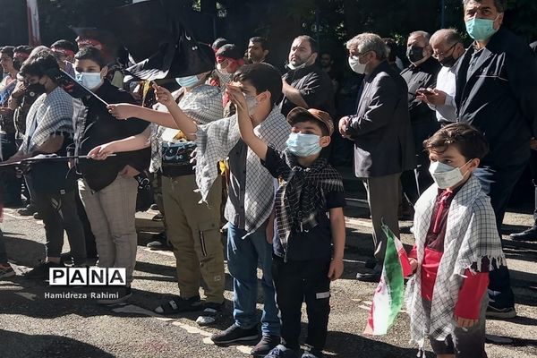 آیین تشیع و تدفین دو شهید دانش‌آموز گمنام دفاع مقدس