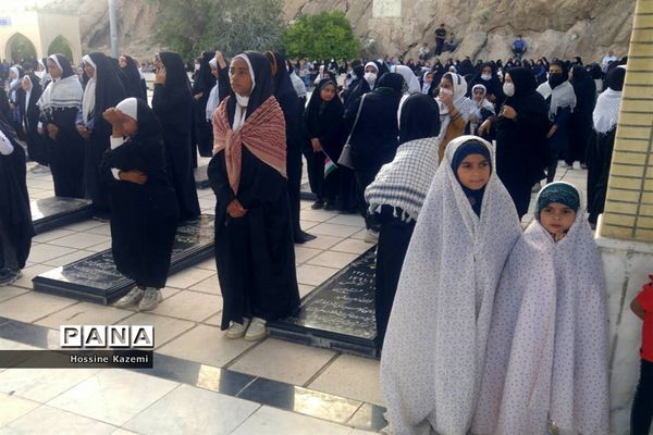 طنین نوای «سلام فرمانده» در گلزار شهدای داراب