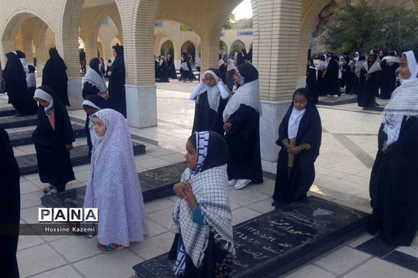 طنین نوای «سلام فرمانده» در گلزار شهدای داراب