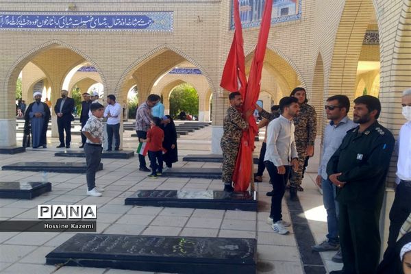 طنین نوای «سلام فرمانده» در گلزار شهدای داراب