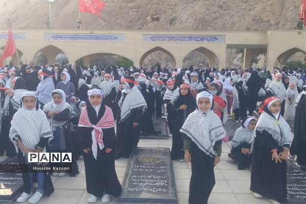 طنین نوای «سلام فرمانده» در گلزار شهدای داراب