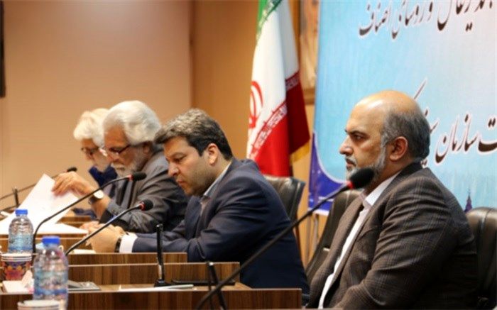 پای فیلم‌هایی که  از ما مجوز گرفته باشند می‌ایستیم