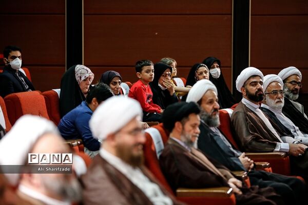 اختتامیه اولین جشنواره شکوه جمعه (عکس و شعر نمازجمعه)