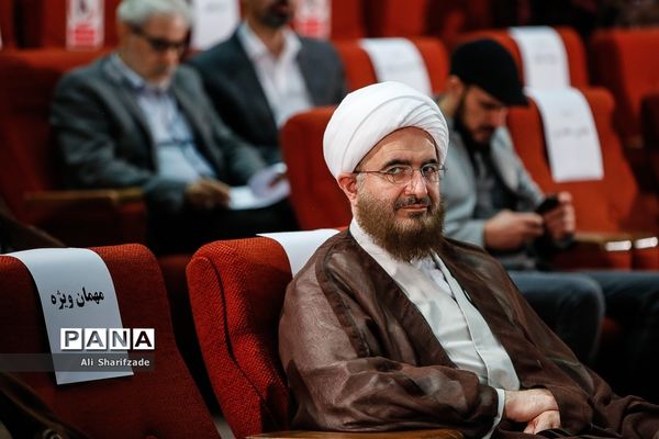 اختتامیه اولین جشنواره شکوه جمعه (عکس و شعر نمازجمعه)