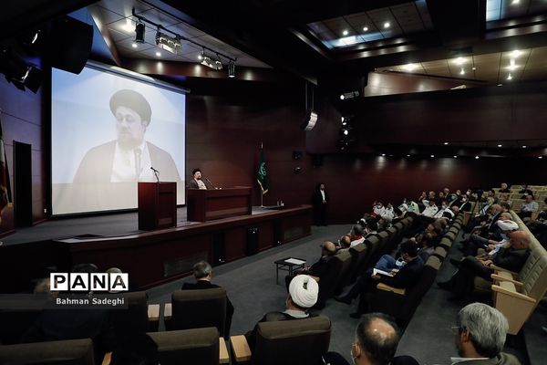دیدار اعضای ستاد مرکزی سالگرد بزرگداشت حضرت امام خمینی (س) با حجت الاسلام  سید حسن خمینی