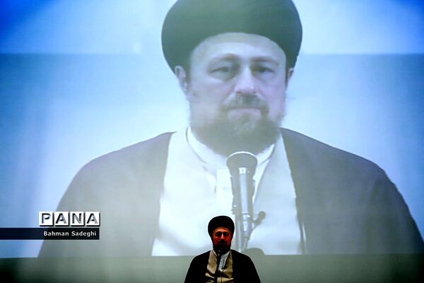 دیدار اعضای ستاد مرکزی سالگرد بزرگداشت حضرت امام خمینی (س) با حجت الاسلام  سید حسن خمینی