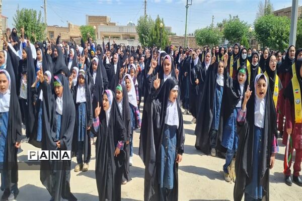 اجرای سرود سلام فرمانده در گلزار شهدای جوادآباد