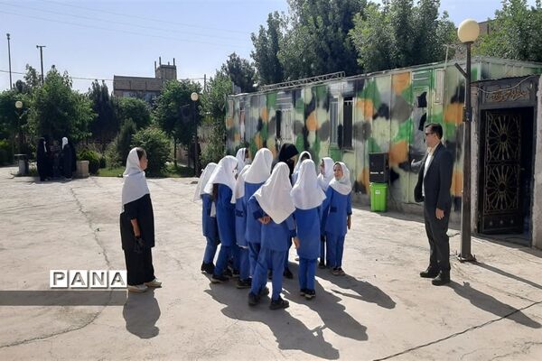 اجرای سرود سلام فرمانده در گلزار شهدای جوادآباد