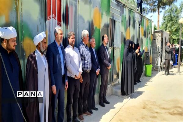 اجرای سرود سلام فرمانده در گلزار شهدای جوادآباد