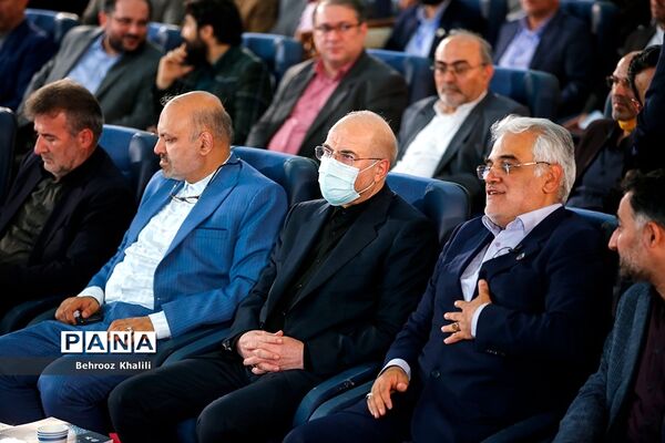 افتتاح نمایشگاه رویداد ملی عصر امید دانشگاه آزاد اسلامی