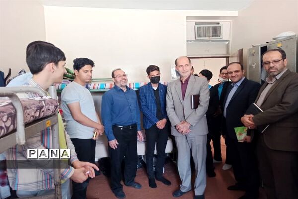 دیدار مدیرکل آموزش و پرورش استان اصفهان با دانشجویان دانشگاه فرهنگیان