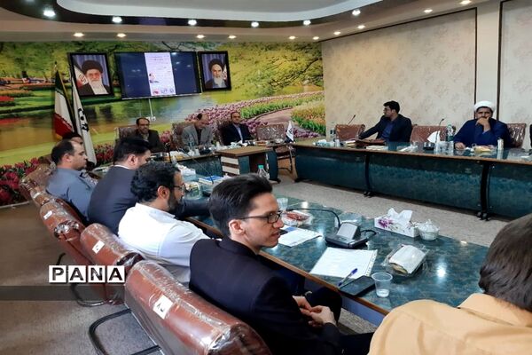 دیدار مدیرکل آموزش و پرورش استان اصفهان با دانشجویان دانشگاه فرهنگیان