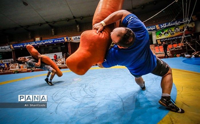 اردوی فرنگی‌کاران تا بازگشت مسافران قزاقستان ادامه دارد