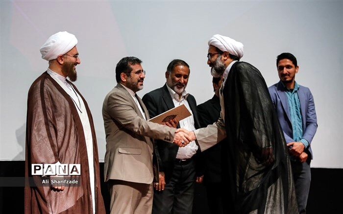 برگزیدگان جشنواره شعر و عکس نماز جمعه معرفی شدند